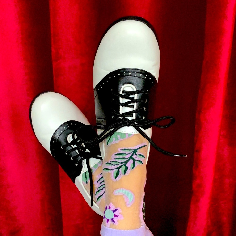 Heeled Oxfords in black and white size 6
